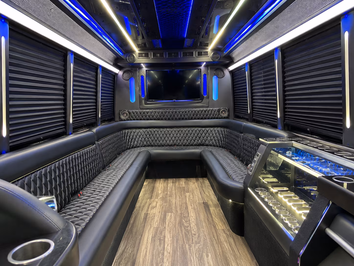 rent a thousand oaks prom party bus or charter bus today