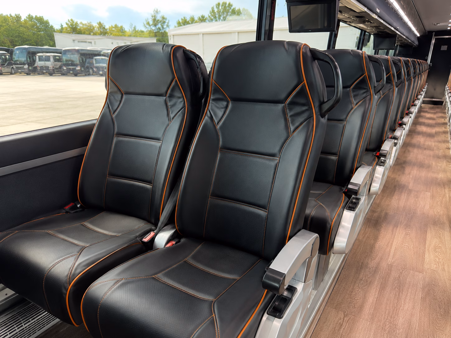 shuttle services for airline crews and airport staff in thousand oaks