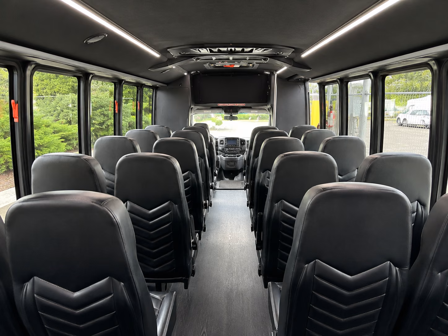 thousand oaks airport shuttle bus rentals for private groups