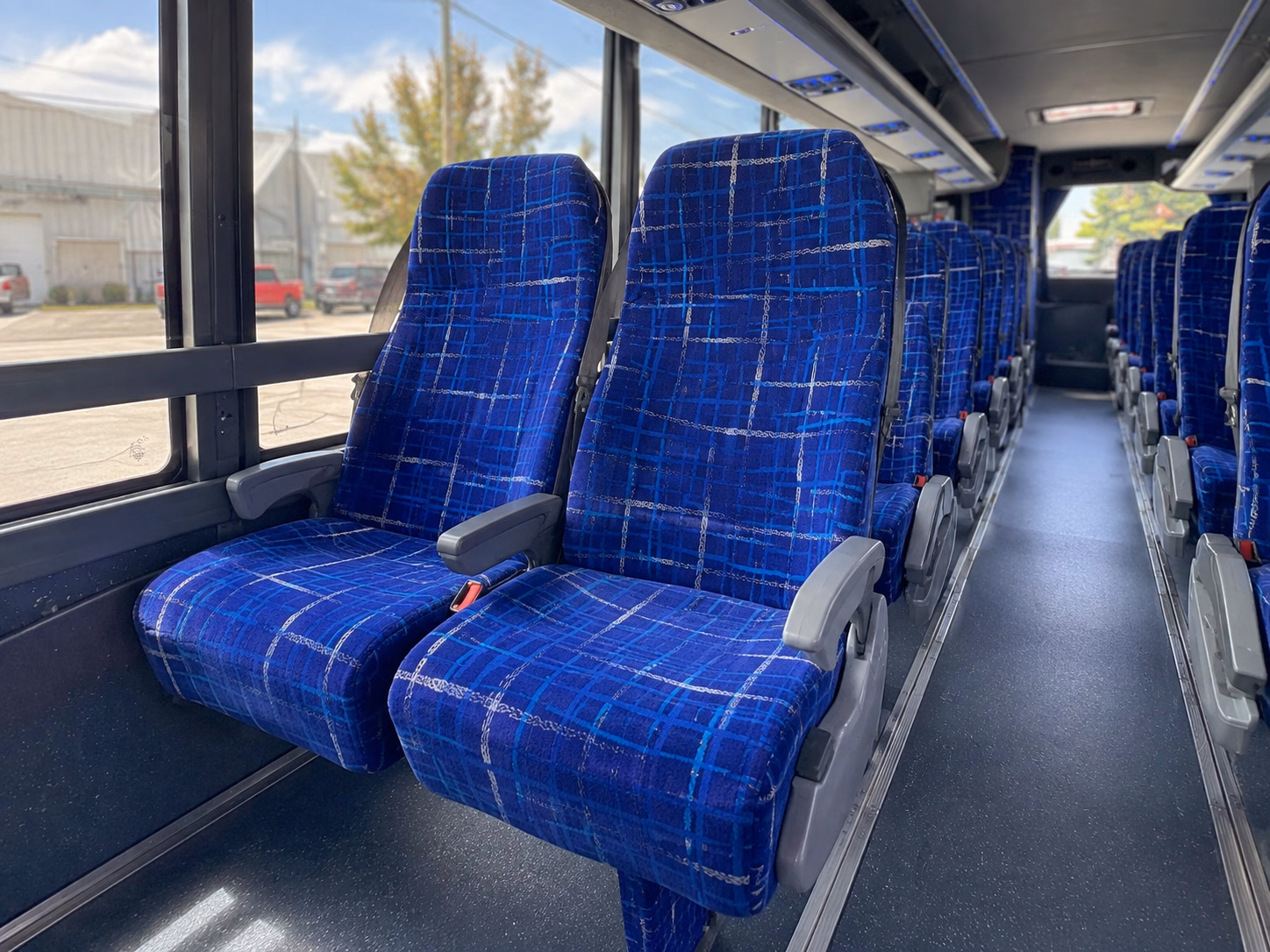 thousand oaks long distance charter bus prices