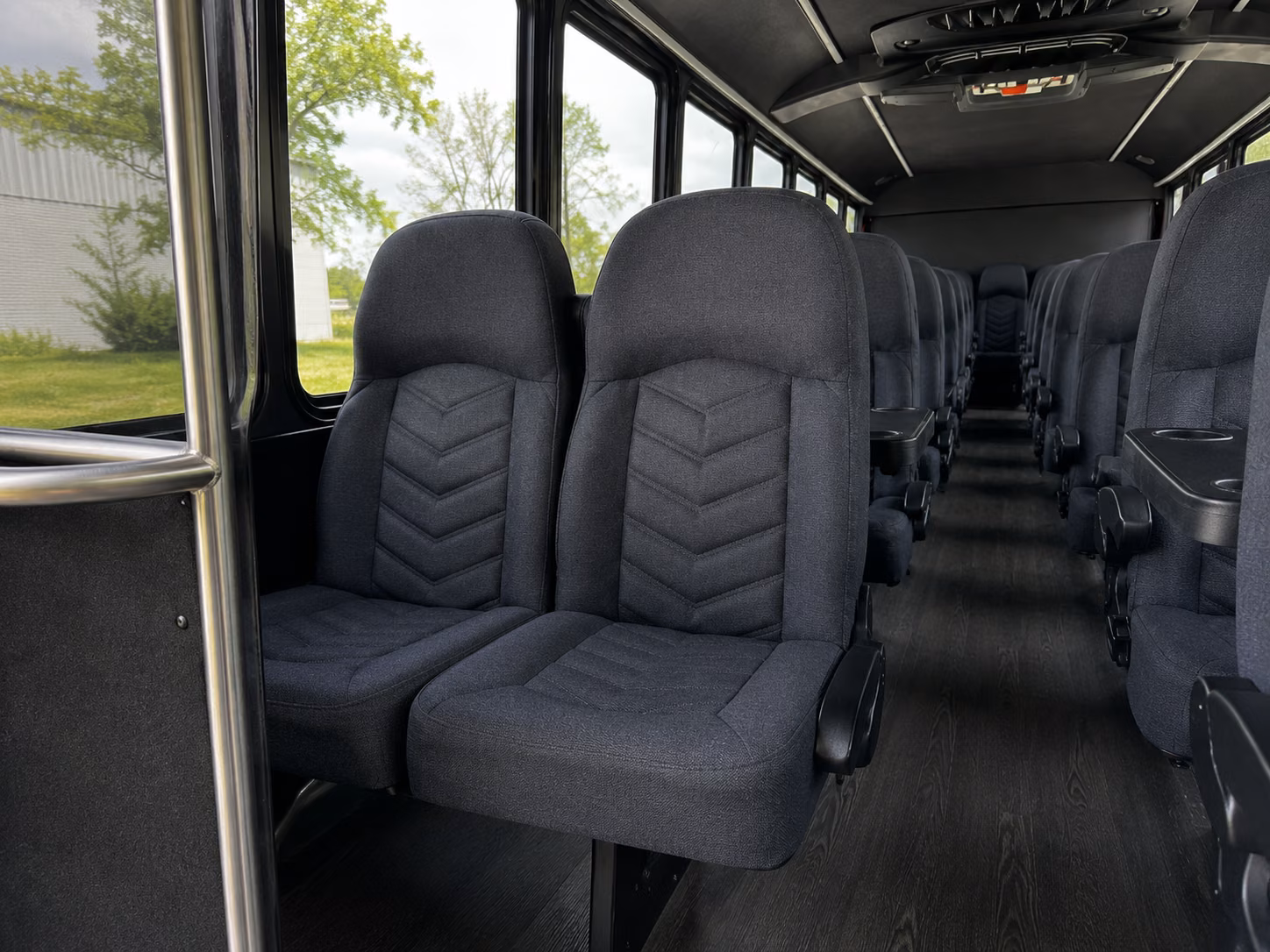 winery tour bus rentals from thousand oaks to west hills